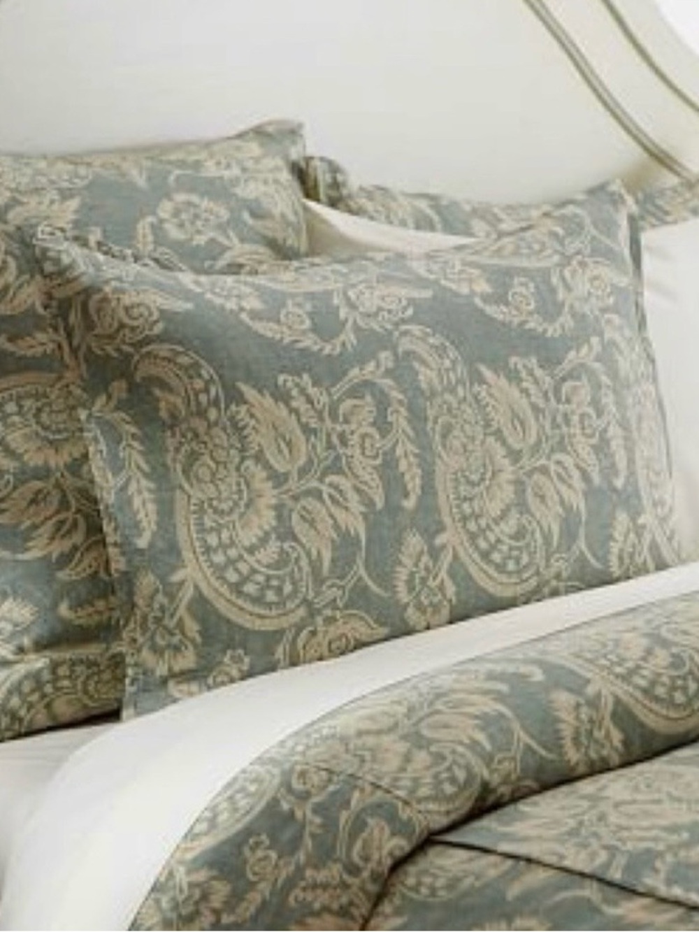 POTTERY BARN Alessandra Floral King Duvet Cover and Sham Set, Porcelain Blue